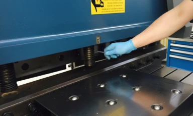 Guillotine Machine